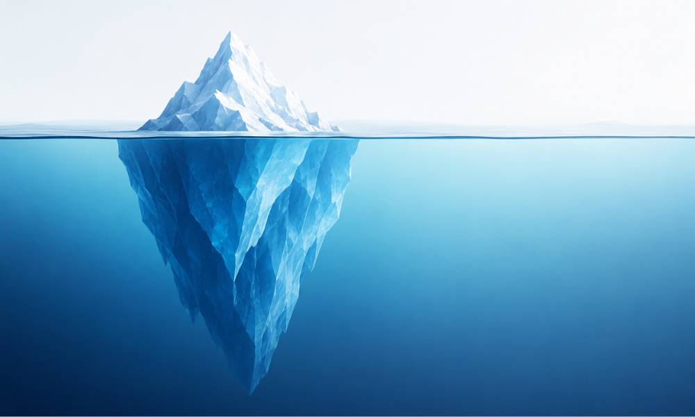 Iceberg che rappresenta i costi visibili e i costi nascosti degli investimenti nel rendiconto MiFID