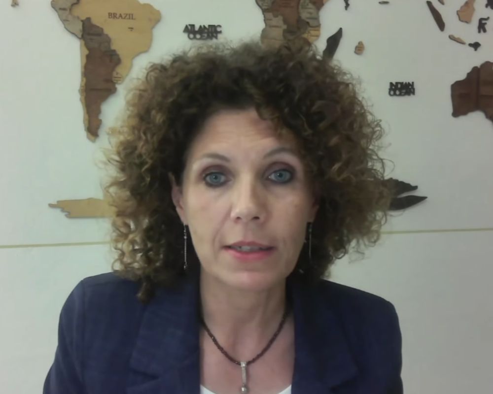 Linda Leodari, consulente finanziario indipendente CFP, durante l'intervista su come fare un piano finanziario